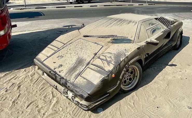 Lamborghini Countach nel deserto