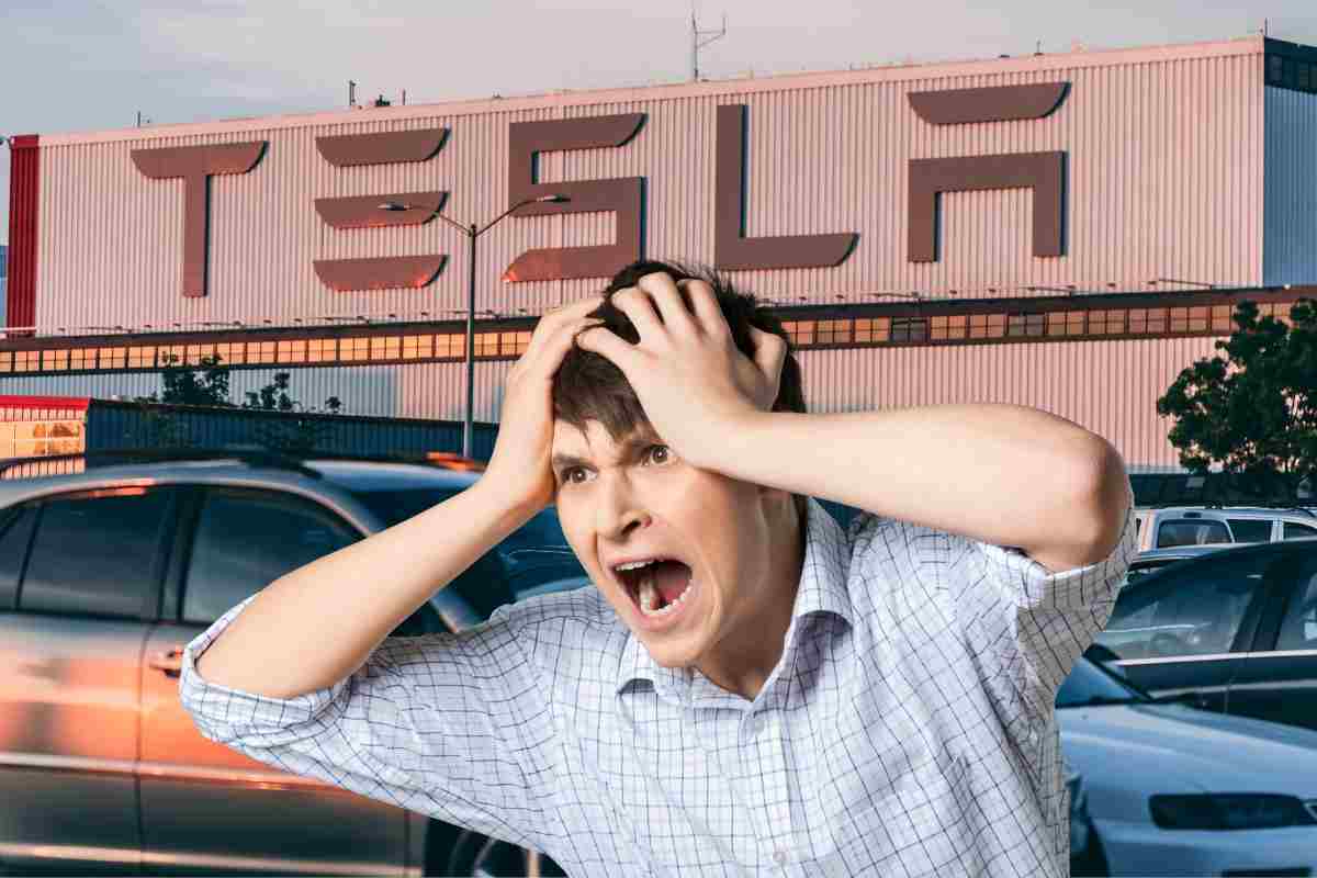 Tesla, scelta sbagliata: problemi alla guida, gli utenti sono infuriati