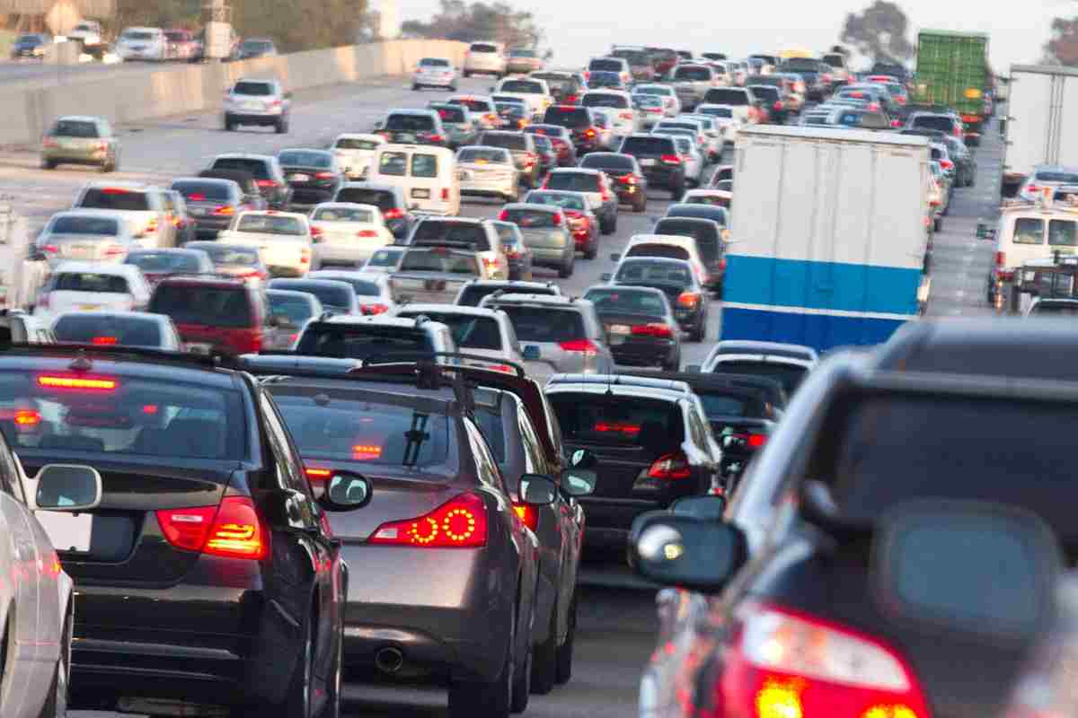 Blocco auto, la notizia più attesa: decisione presa, una manna per gli italiani