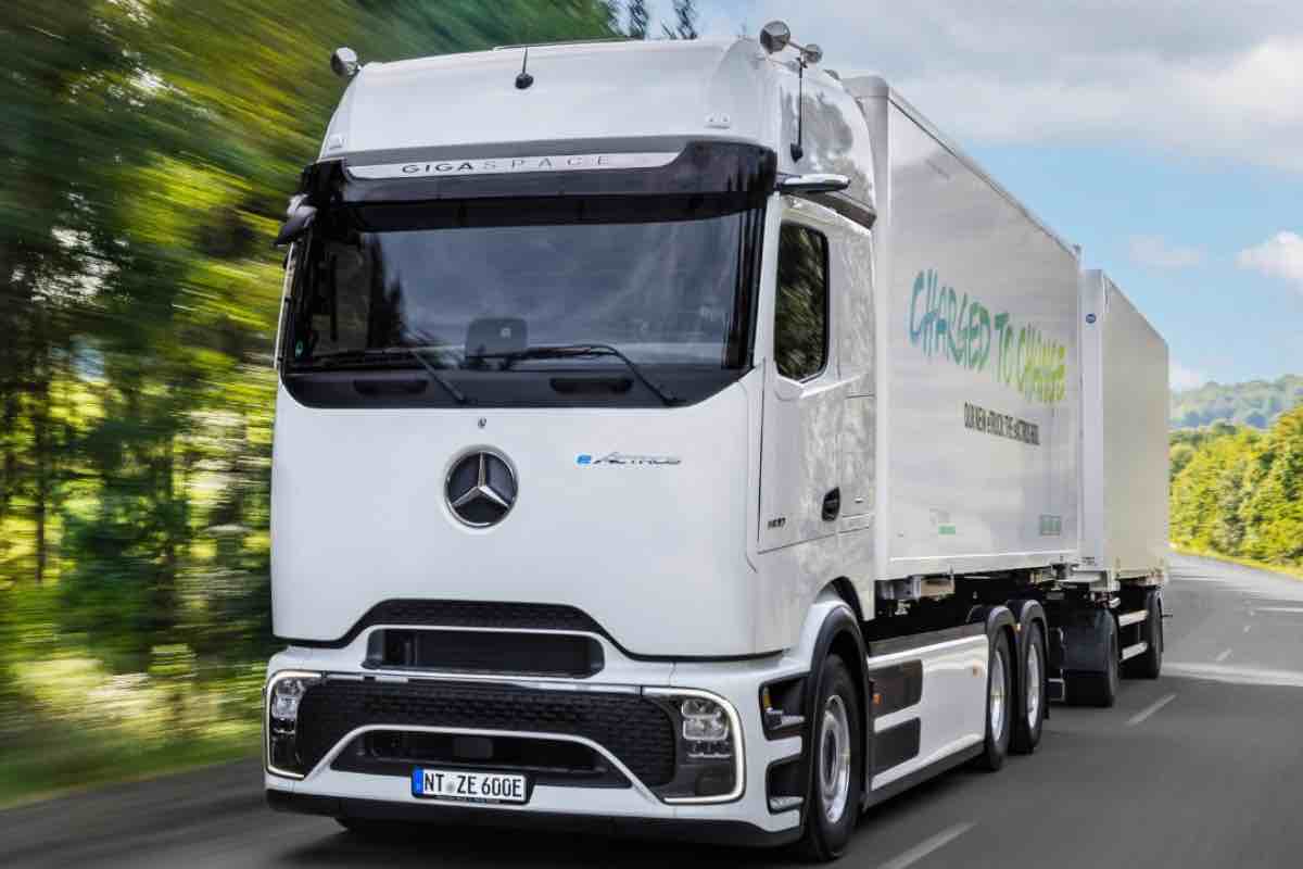 Mercedes-Benz eActross 