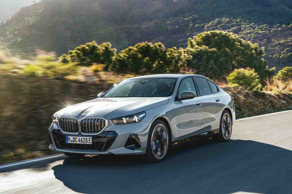 BMW i5-edrive, piacere di guida alla massima potenza: è tutto vero