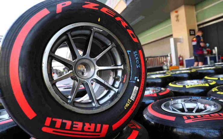 Pirelli rinnova con la F1