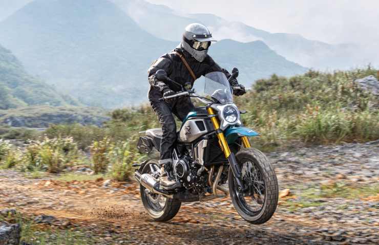 CFMoto 700 CL-X Adventure, la moto tuttofare