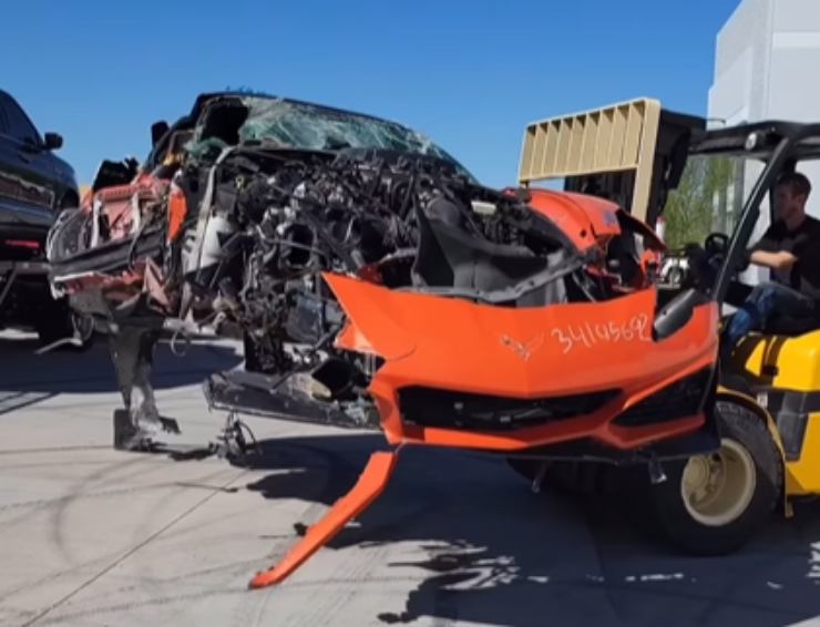 Corvette ZR1, ridotta in condizioni disastrose