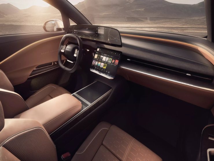 Il nuovo SUV elettrico e di lusso, targato Lucid Motors, compete anche con le auto Tesla