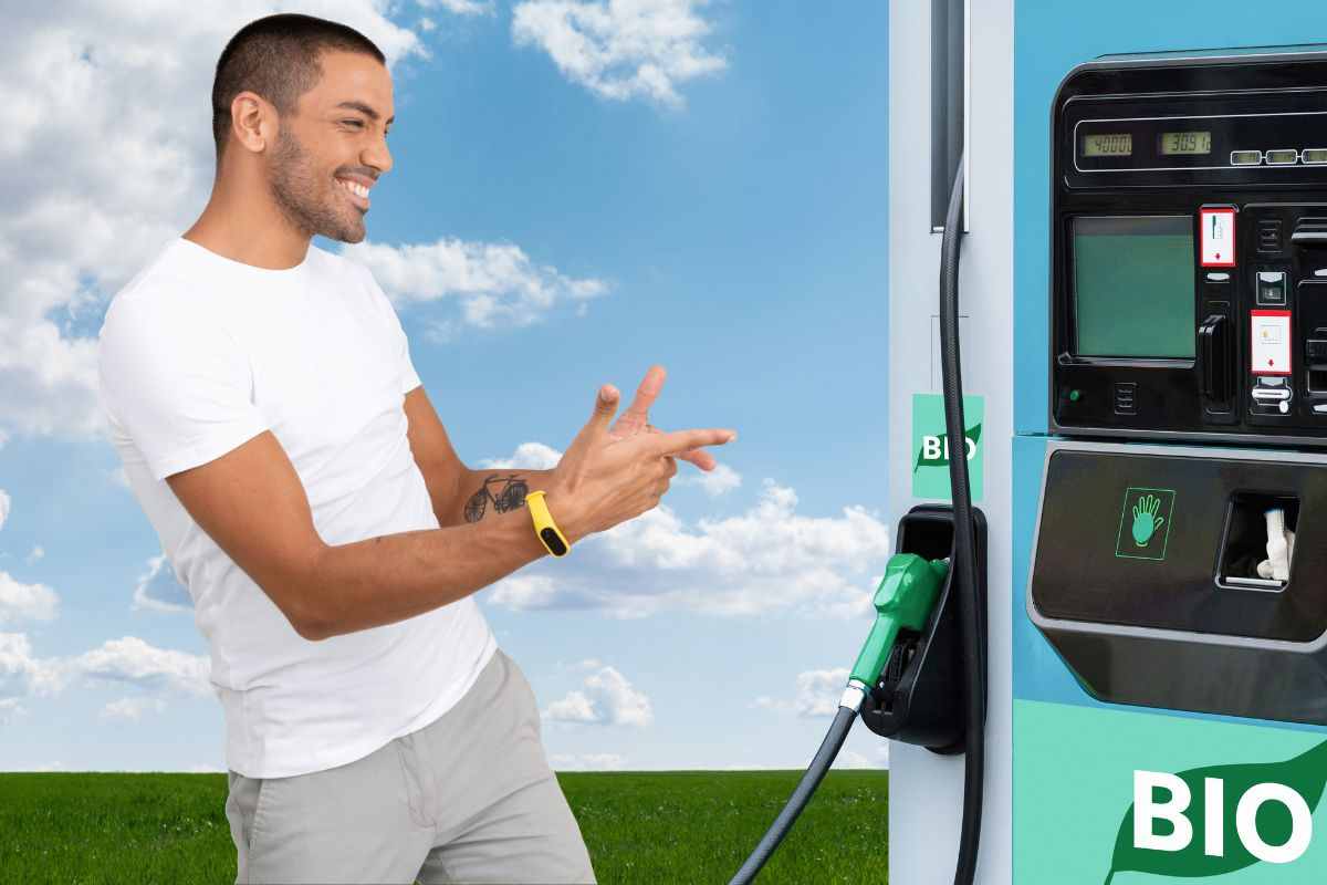 Giù i prezzi, più distributori: vola il nuovo biocarburante, alternativa all'elettrico