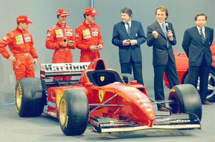 Michael Schumacher Ferrari bracciale gomma asta 1996