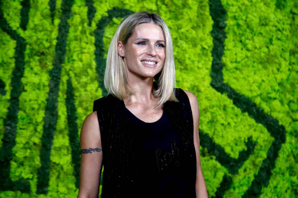 Michelle Hunziker, sapete che auto guida? Modello da sogno, il prezzo vi lascerà interdetti