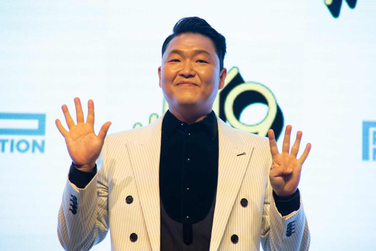Psy, dal successo con Gagnam Style al terribile incidente in Rolls Royce: cosa è successo al rapper