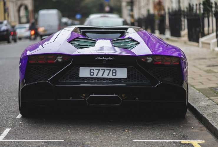 L’Aventador fu presentata al Salone dell’Automobile di Ginevra nel 2011