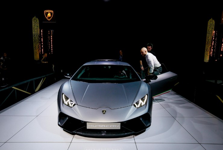 Features of the new Lamborghini Huracan model