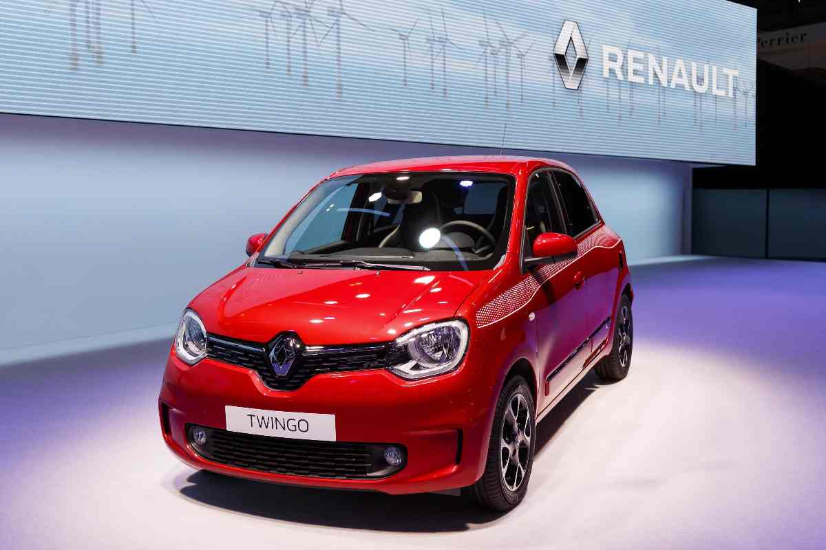 La presentazione della Renault Twingo, modello rosso