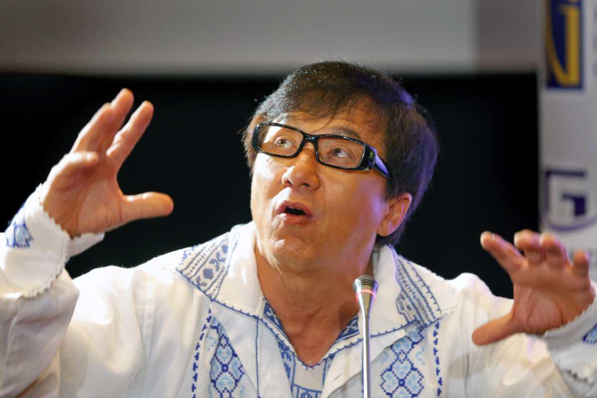 Jackie Chan, dai pugni al volante: il suo garage ne è pieno