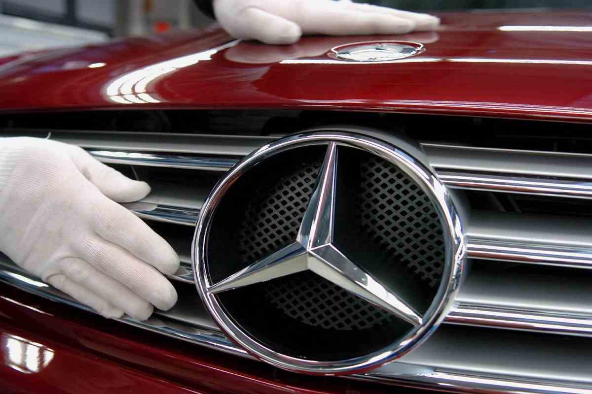 Mercedes-Benz acronimo