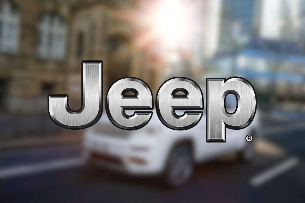 Jeep, l'azienda costretta al richiamo: oltre 300.000 auto nel mirino