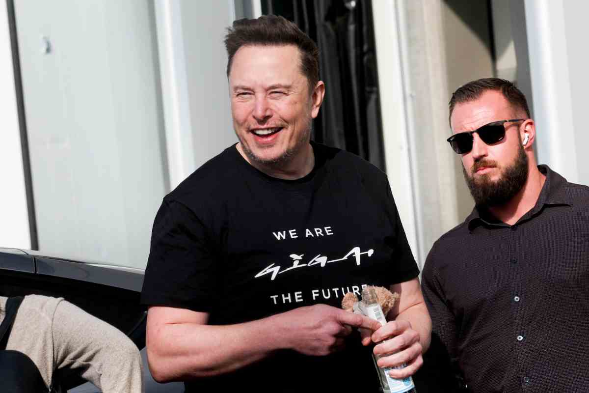 Elon Musk cambio rotta smentita 