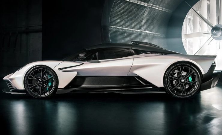 Aston Martin Valhalla novità occasione prezzo agosto 2024
