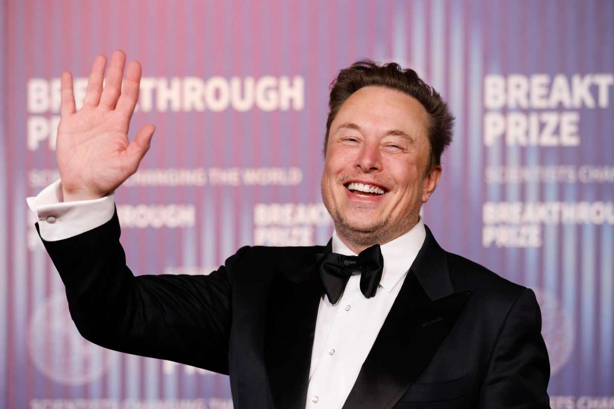 Elon Musk Tesla elettrico Borsa guadagni crescita 12% Wall Street