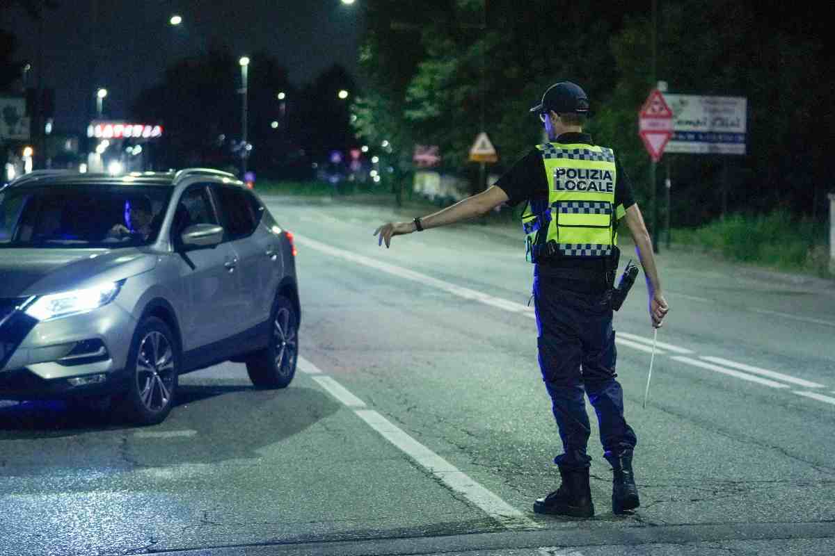 Multa Auto passeggero bagagliaio ritiro patente