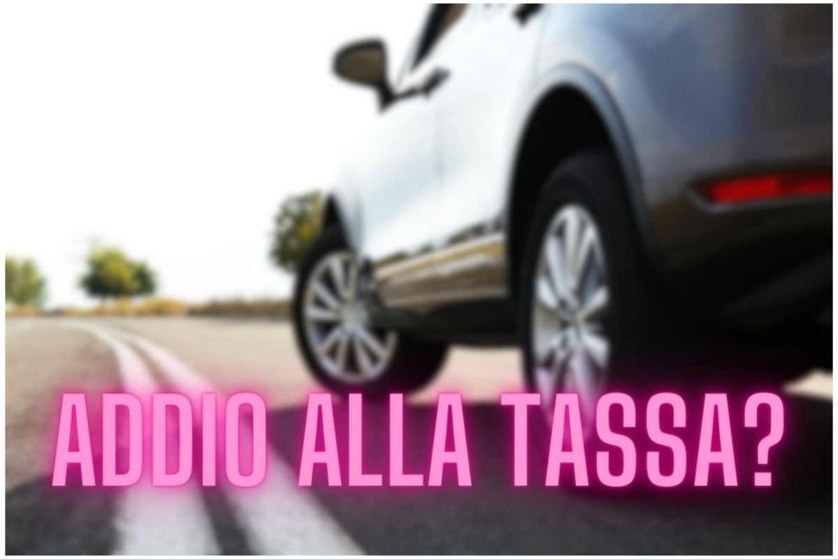 Auto sparisce la tassa