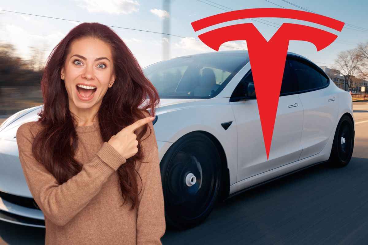 Tesla Cybertruck novità auto pick-up versione off-road