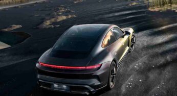 Presentata Porsche Taycan Turbo S Celestial Jade: il colore è unico al mondo