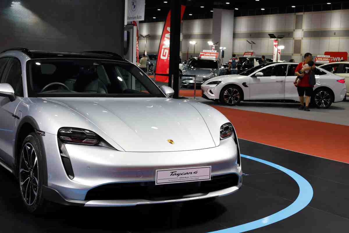Porsche Taycan in esposizione