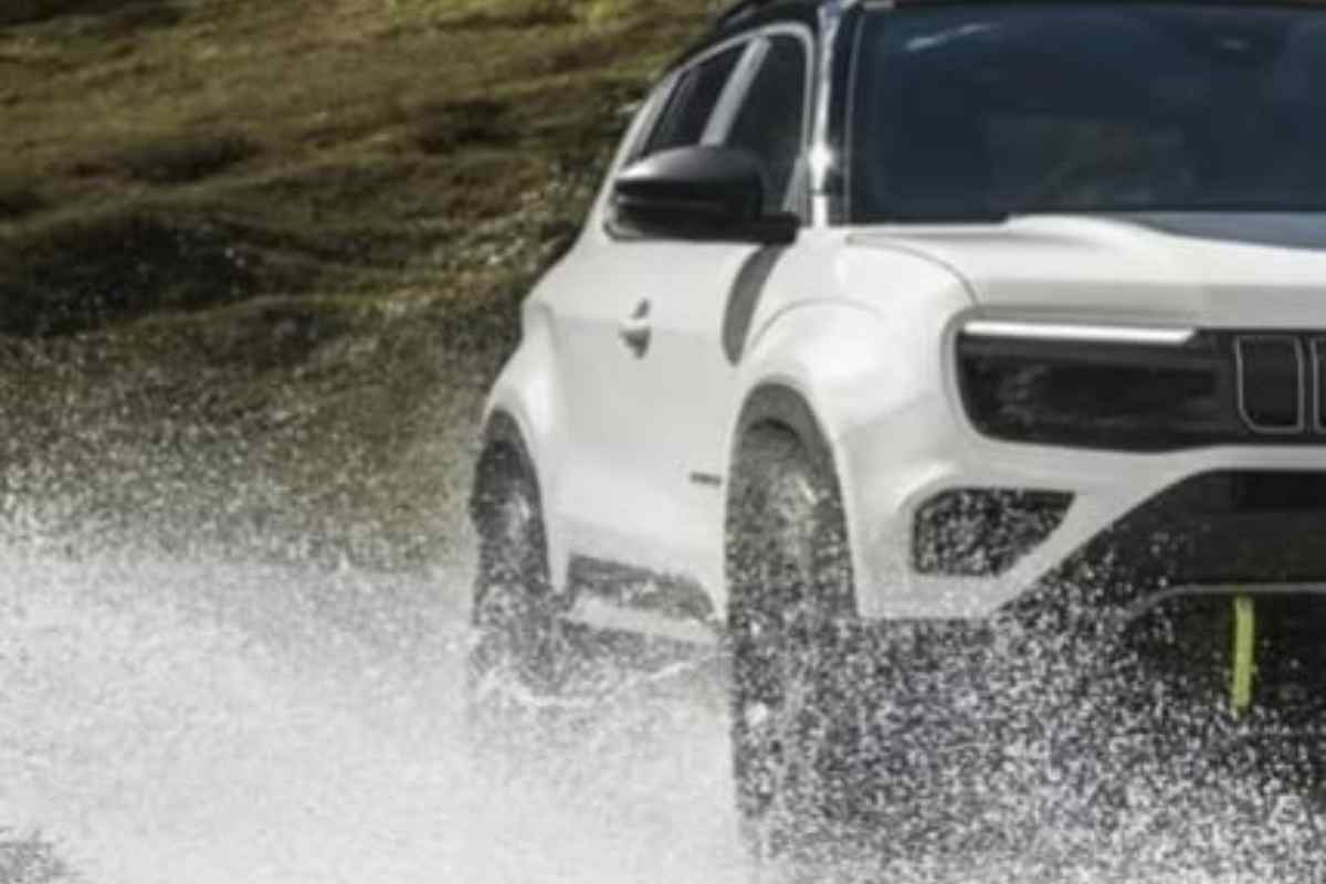 Nuovo Jeep Avenger 4xe caratteristiche