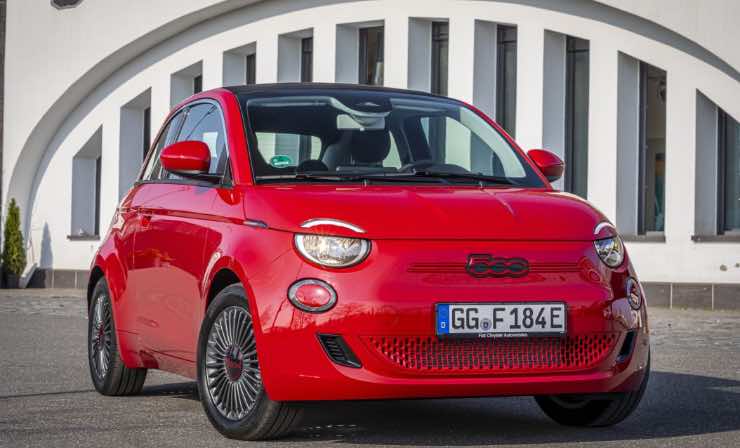 FIAT 500e tua ad 11.000 euro