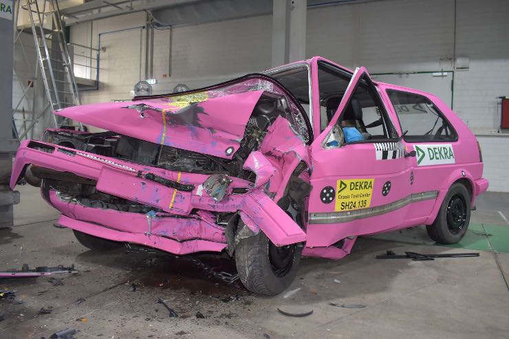 Volkswagen Golf non supera I crash test