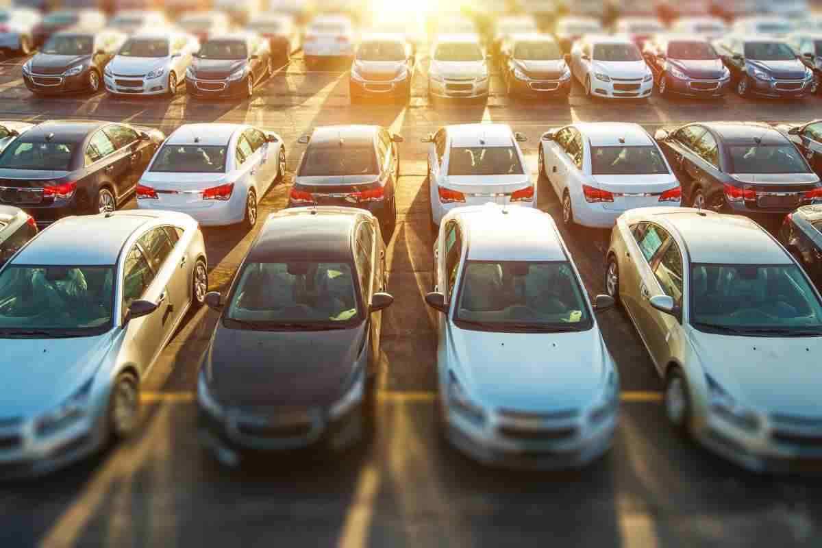 Guerra sugli incentivi auto