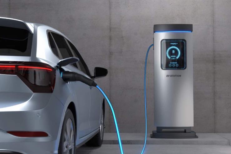 Auto elettrica concessionari contro gli incentivi