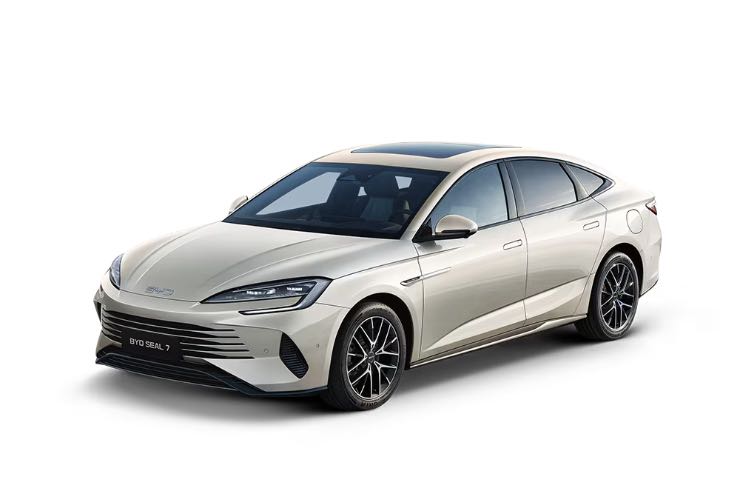 BYD Seal 7 Super Hybrid da 18.000 euro