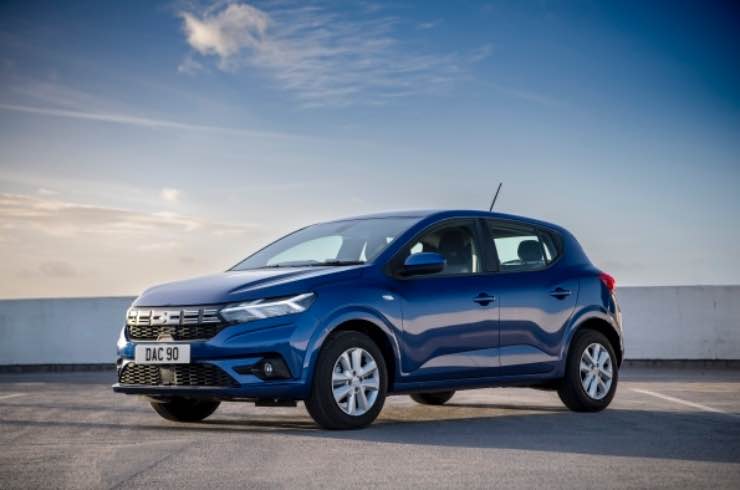 Dacia Sandero raggiunge i 300.000 km