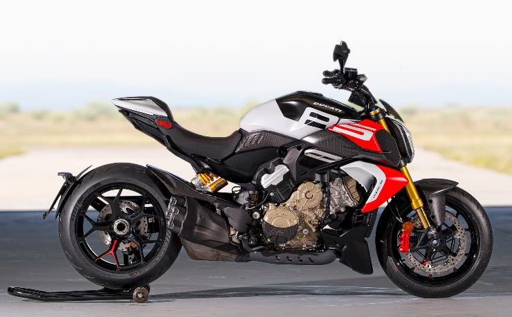 Ducati Diavel V4 RS scatto bruciante