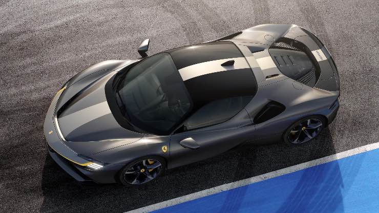 Ferrari SF90 Stradale perde 278.000 dollari
