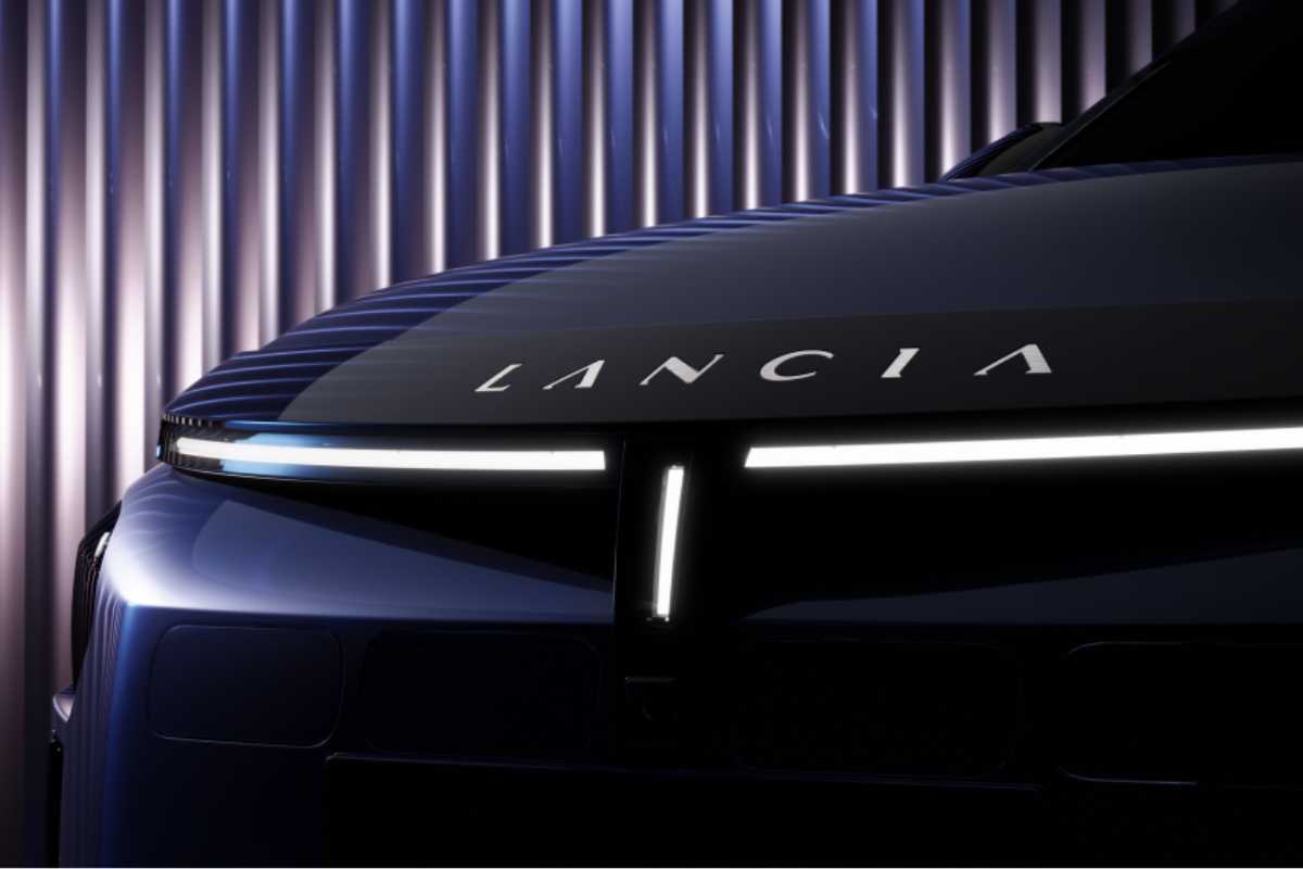Lancia il nuovo modello è un disastro