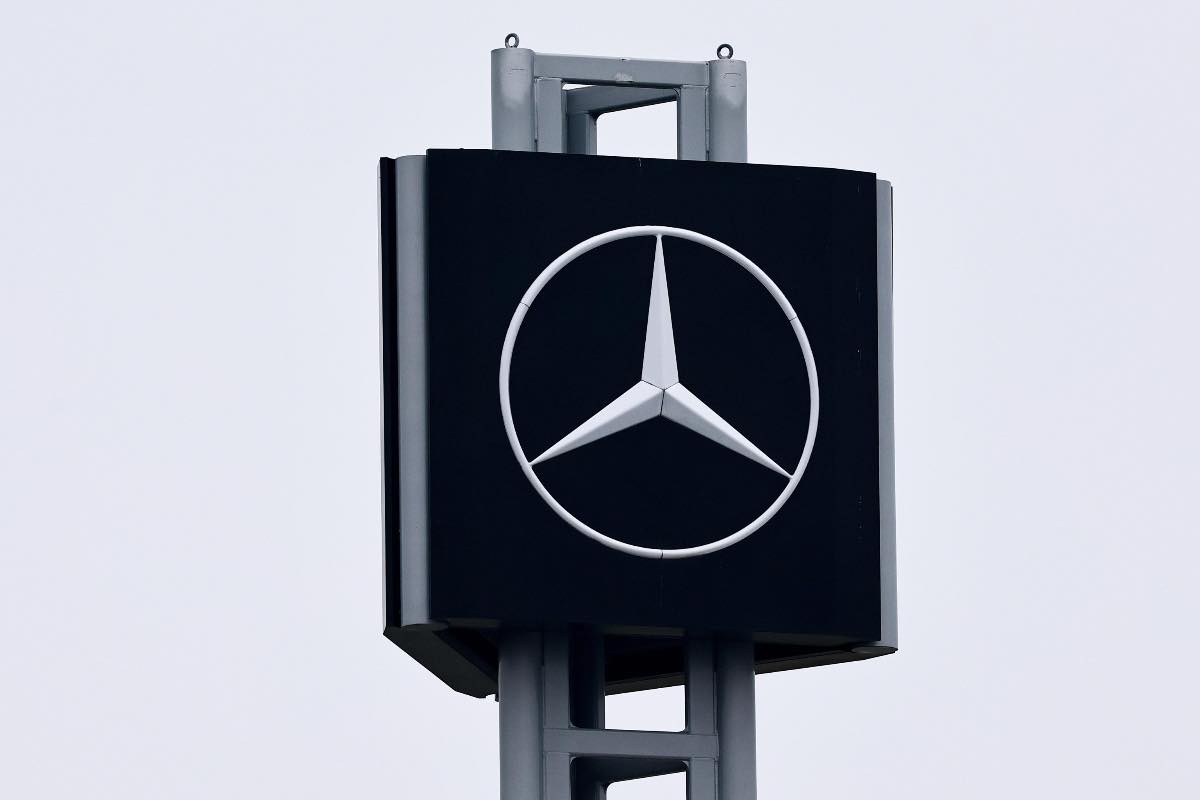 Mercedes rivoluzione per la limousine