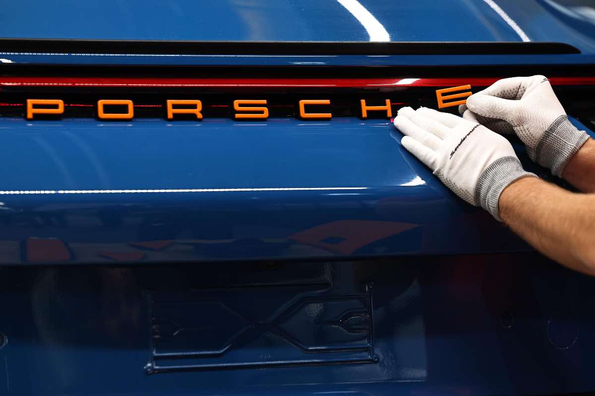 Porsche punta ancora sui motori termici