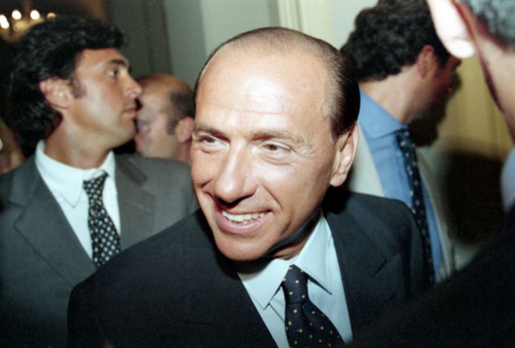 Silvio Berlusconi confronto patrimonio