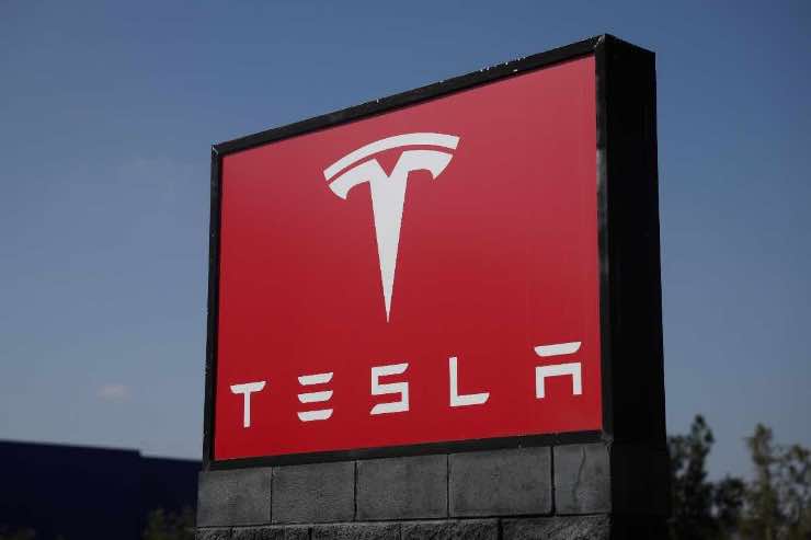 Tesla meno efficiente del gasolio