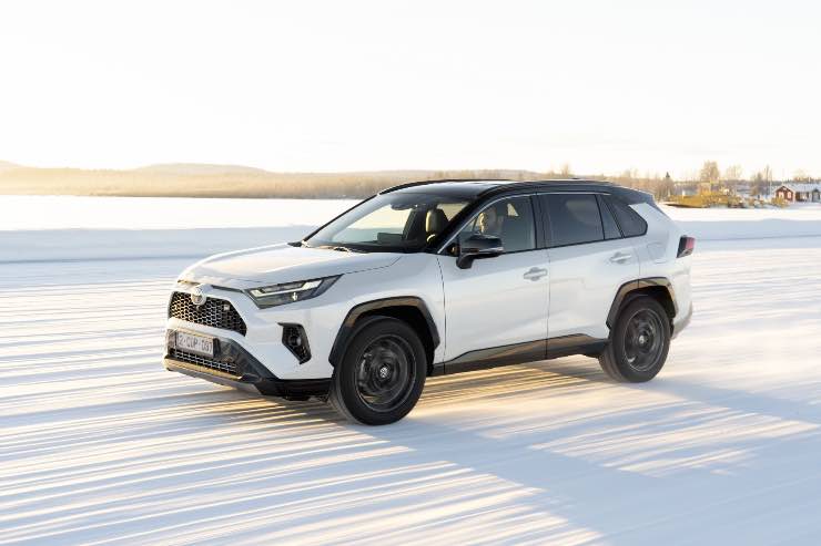 Toyota RAV4 guai al display digitale