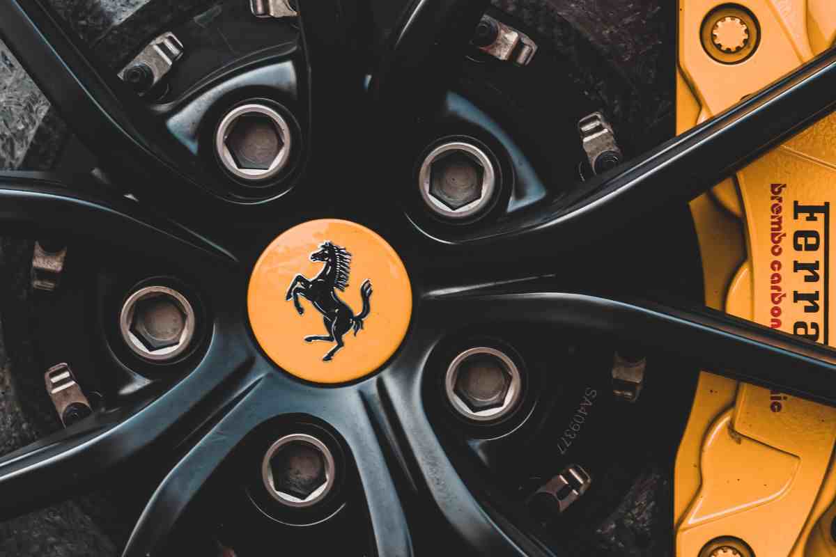 Sparita nel nulla una Ferrari costosissima: mistero su ciò che è accaduto realmente