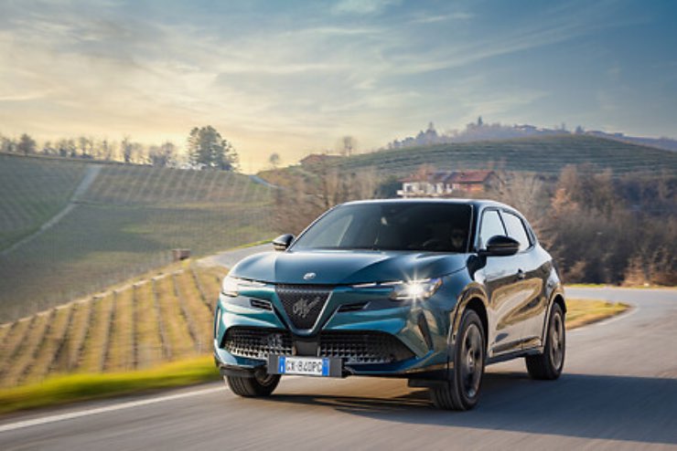 Alfa Romeo Junior domina in Italia