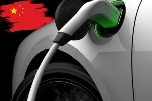 Auto elettrica Cina paura per l'Europa