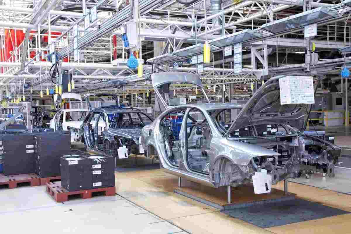 L'automotive italiano crolla