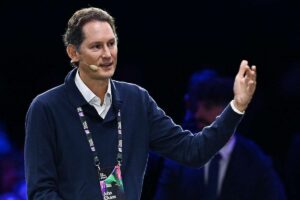 Elkann ancora polemiche