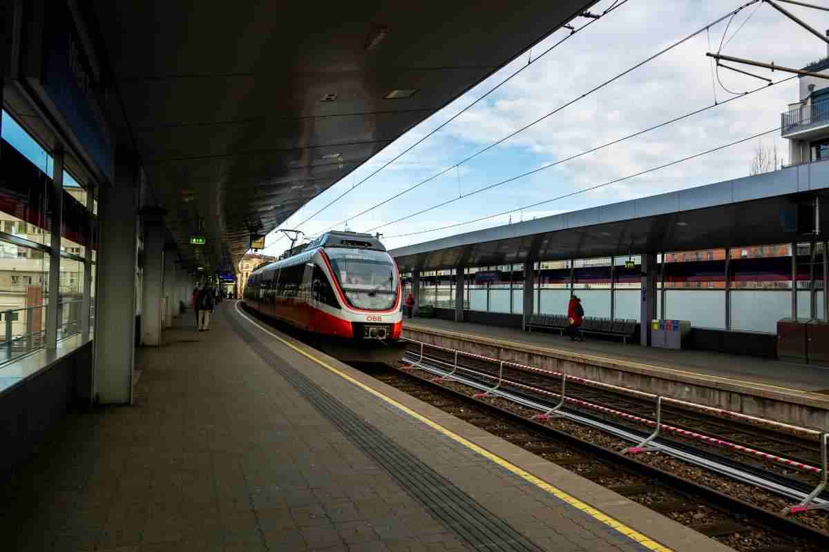 Sprofonda nel baratro la società di Ferrovie