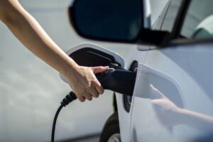 Quest'auto elettrica è un vero disastro: dopo pochi anni non vale quasi più nulla