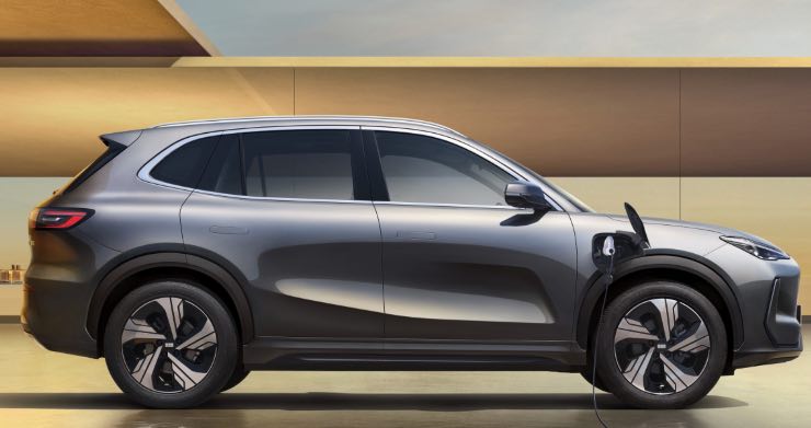 Geely EX5 Starray EM-i auto SUV elettrica
